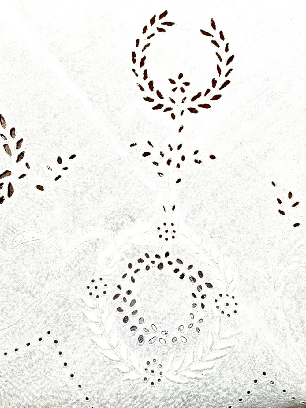 Antique tablecloth Broderie Anglaise w/t eyelet embroi/ed festooned hem 48x53